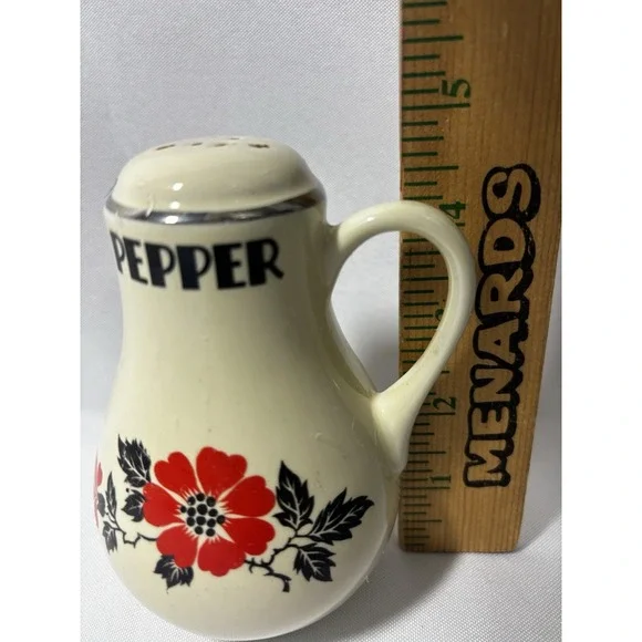 Vintage Hall Kitchenware‎ Orange Poppy Handled Salt & Pepper Shakers - Picture 8 of 9